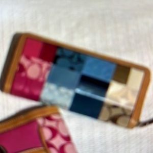 Coach classic wallet.12 cc slots